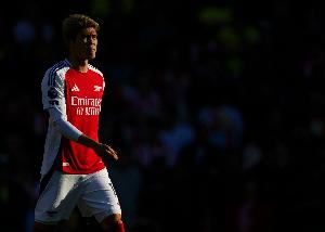 上赛季仅出场6分钟！阿森纳官方：与后卫富安健洋提前一年解约