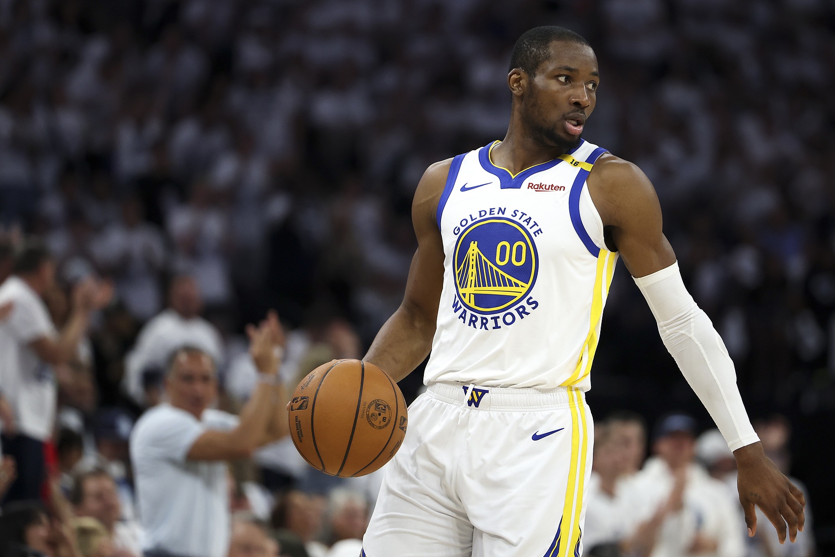 勇士赛季大事记🧐库里三分神迹无人及🤯剧情跌宕终无缘西决