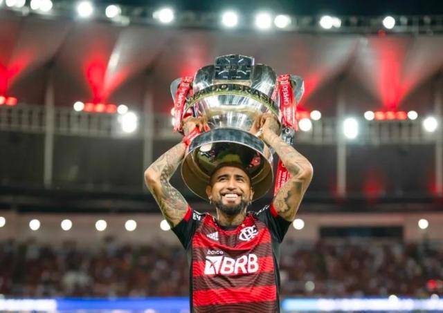 体育彩票开奖结果-王勤伯：比达尔，从亚瑟王到大蠢驴